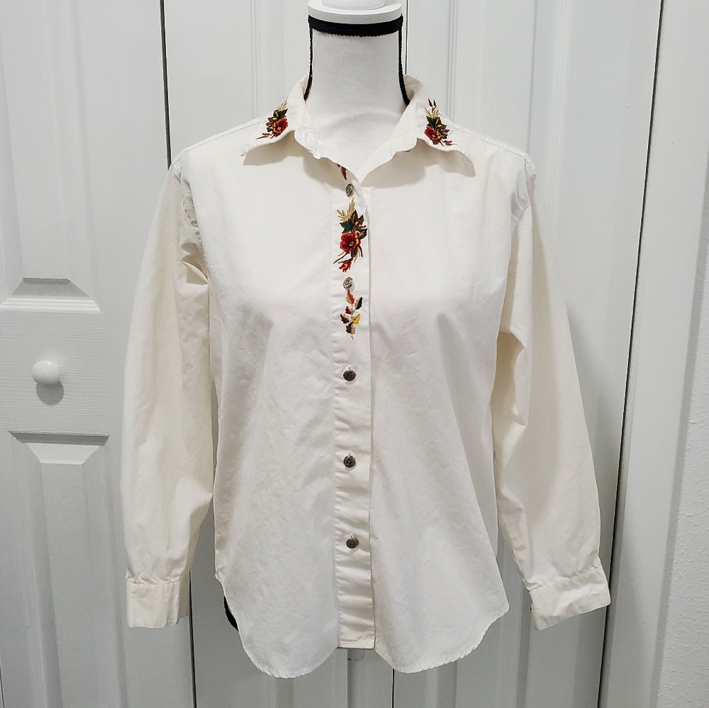 Cabin Creek White Button Down Shirt, Size Petite Medium